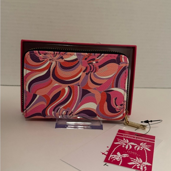 Small around zip wallet NWT Boxed - Picture 3 of 3